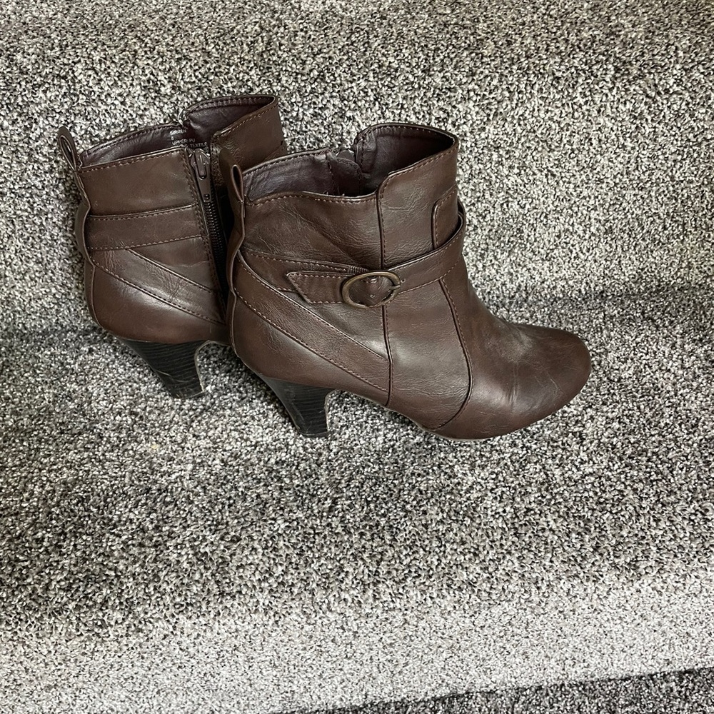 Heel boots